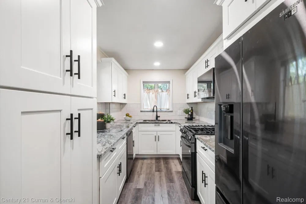 2374 Lakena Road West Bloomfield Charter Township, MI 48324