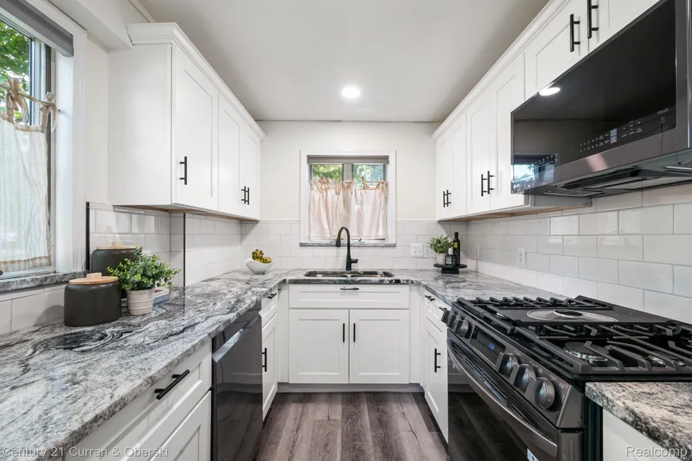 2374 Lakena Road West Bloomfield Charter Township, MI 48324