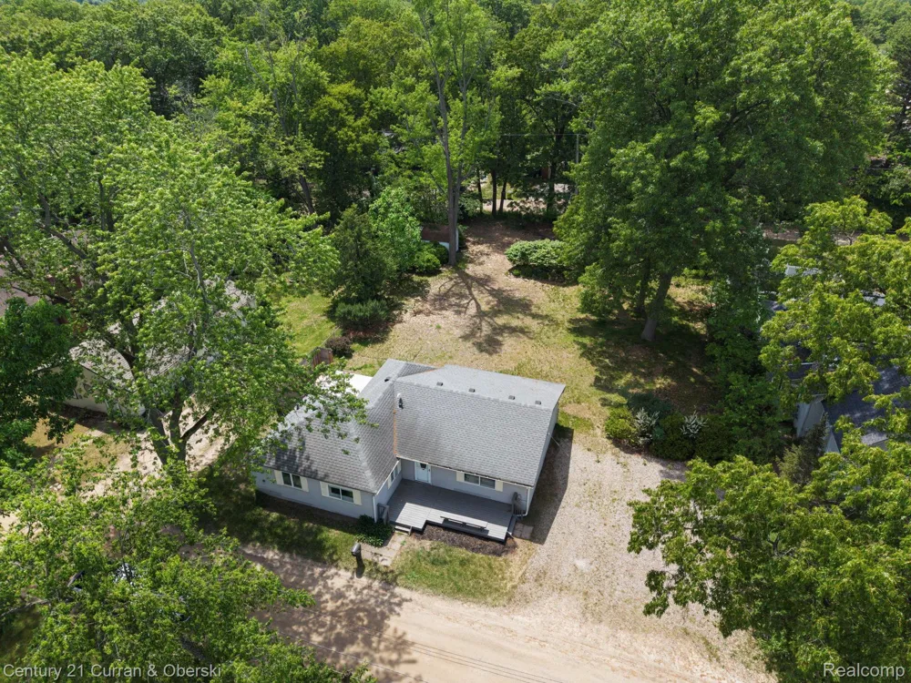2374 Lakena Road West Bloomfield Charter Township, MI 48324