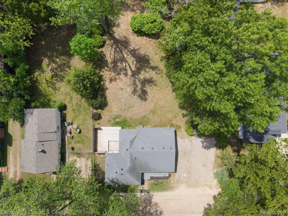 2374 Lakena Road West Bloomfield Charter Township, MI 48324