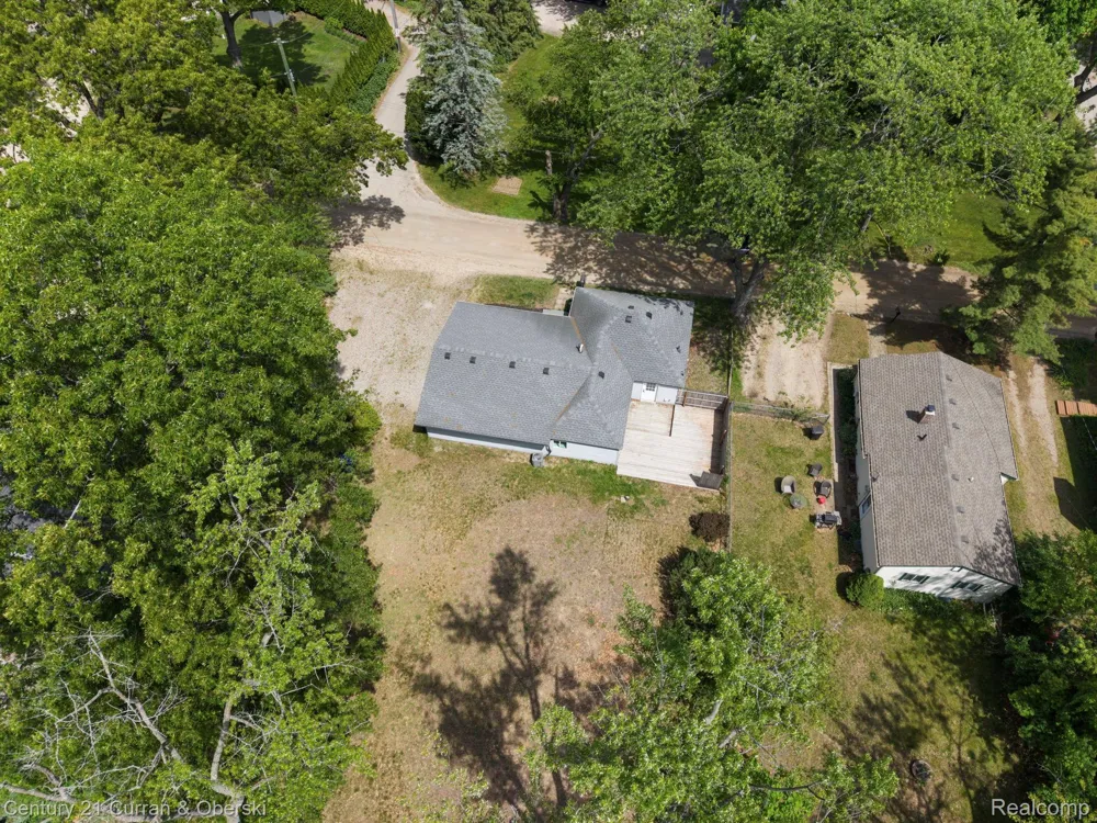 2374 Lakena Road West Bloomfield Charter Township, MI 48324