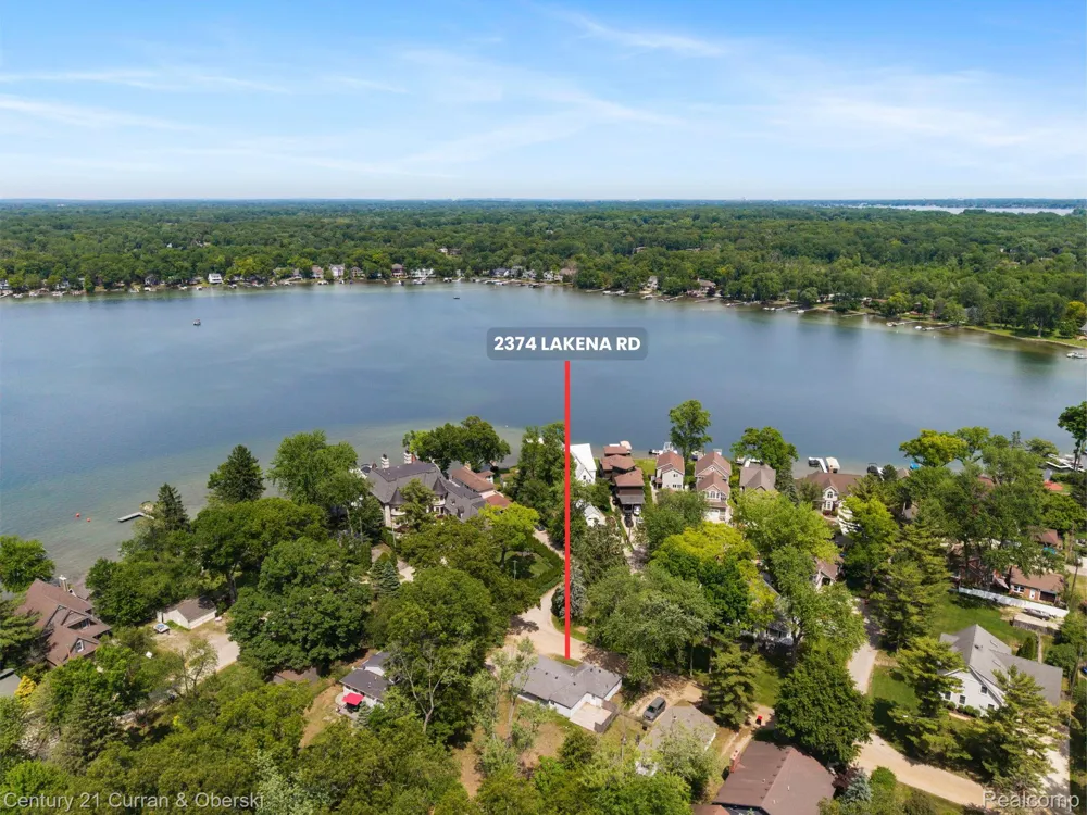 2374 Lakena Road West Bloomfield Charter Township, MI 48324