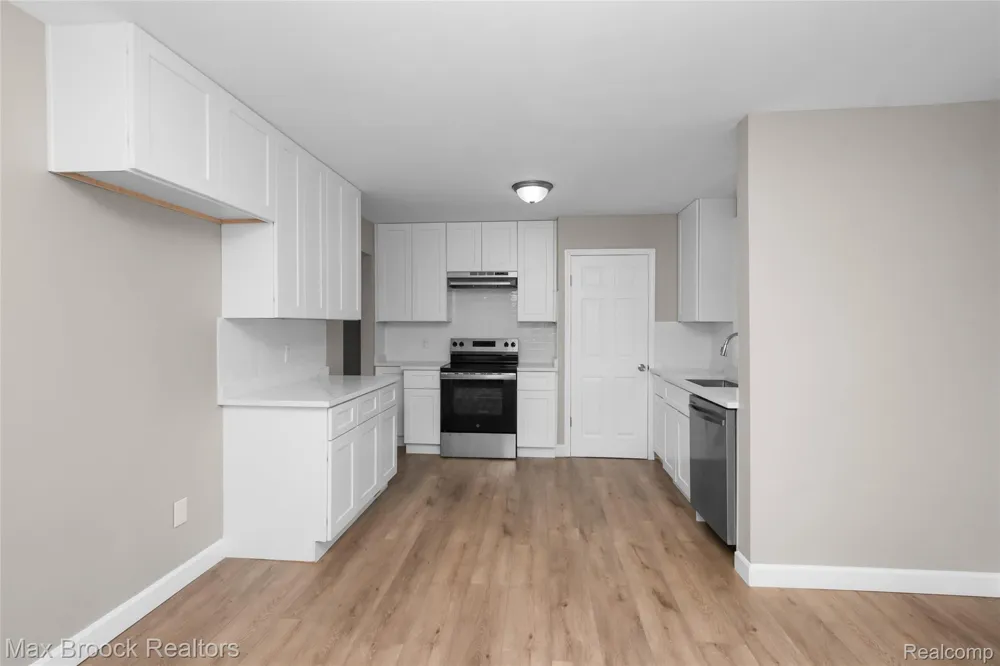 18904 Mallina Street Grosse Pointe City, MI 48236