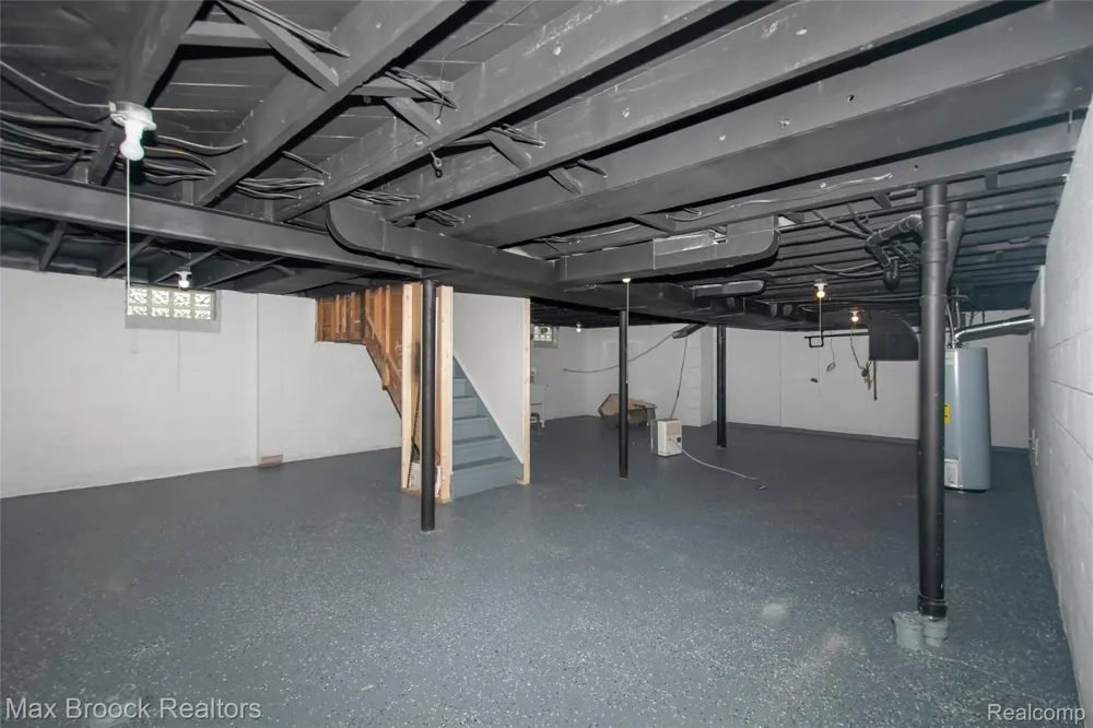 18904 Mallina Street Grosse Pointe City, MI 48236
