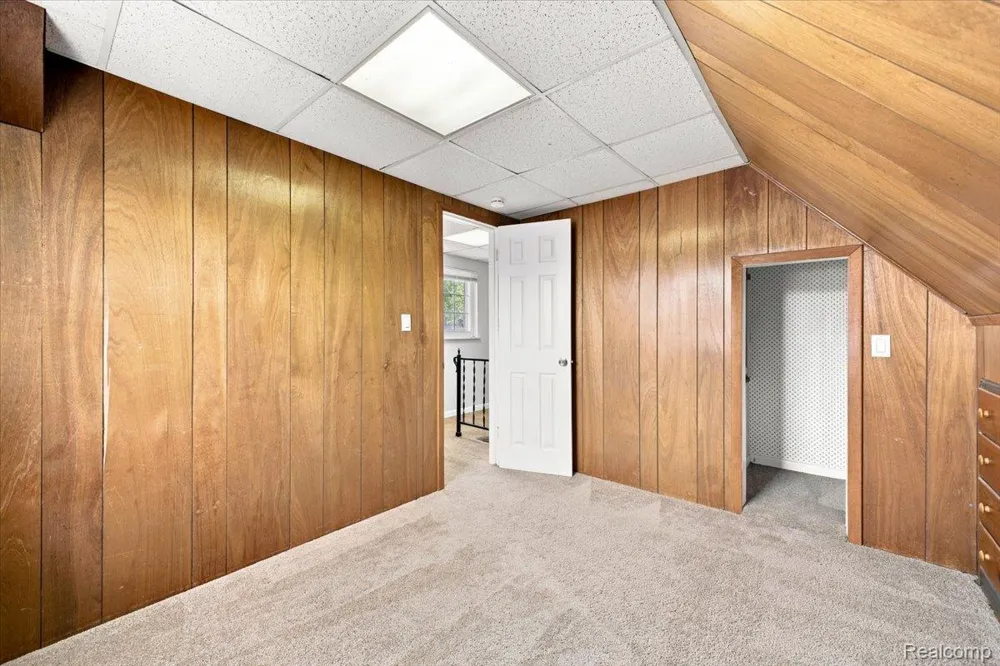 20691 Wedgewood Drive Grosse Pointe Woods City, MI 48236