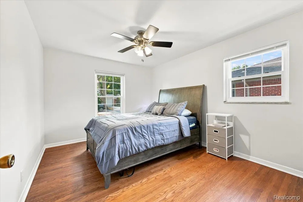 20691 Wedgewood Drive Grosse Pointe Woods City, MI 48236
