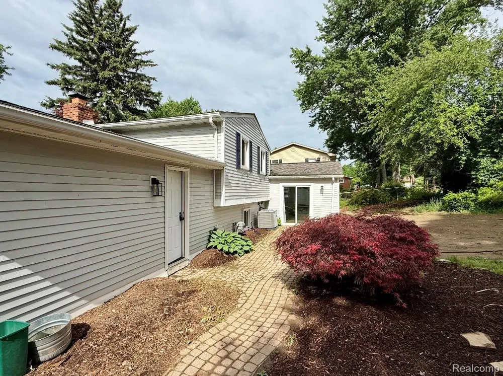2360 Oklahoma Avenue Rochester Hills City, MI 48309