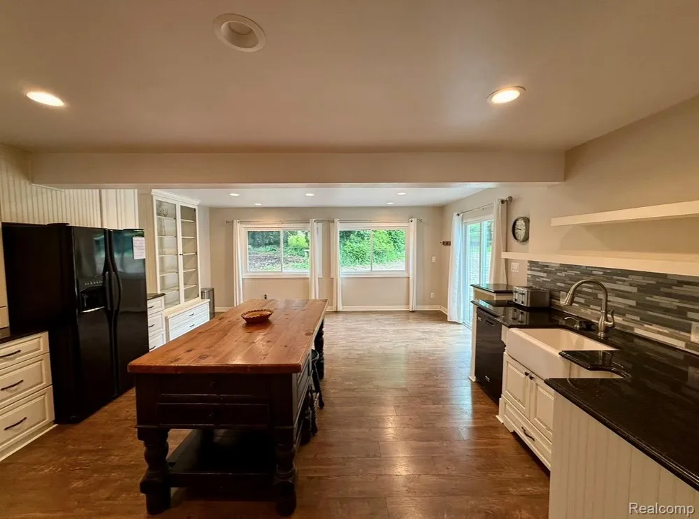 2360 Oklahoma Avenue Rochester Hills City, MI 48309