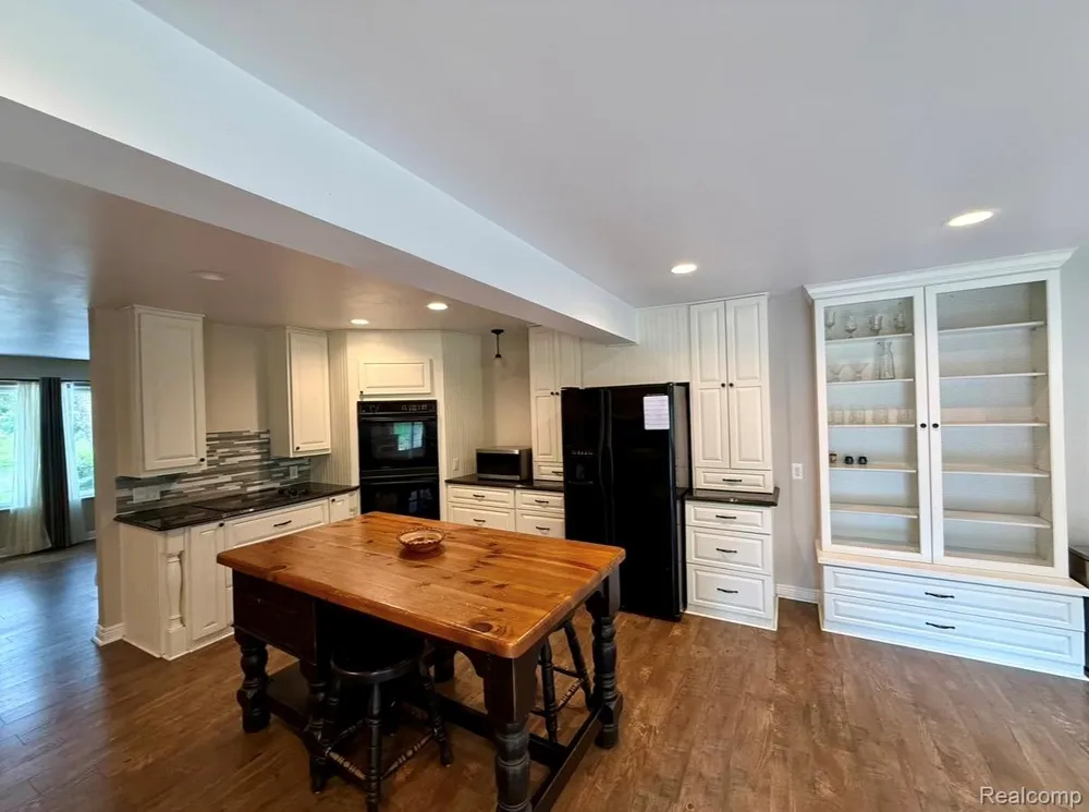 2360 Oklahoma Avenue Rochester Hills City, MI 48309