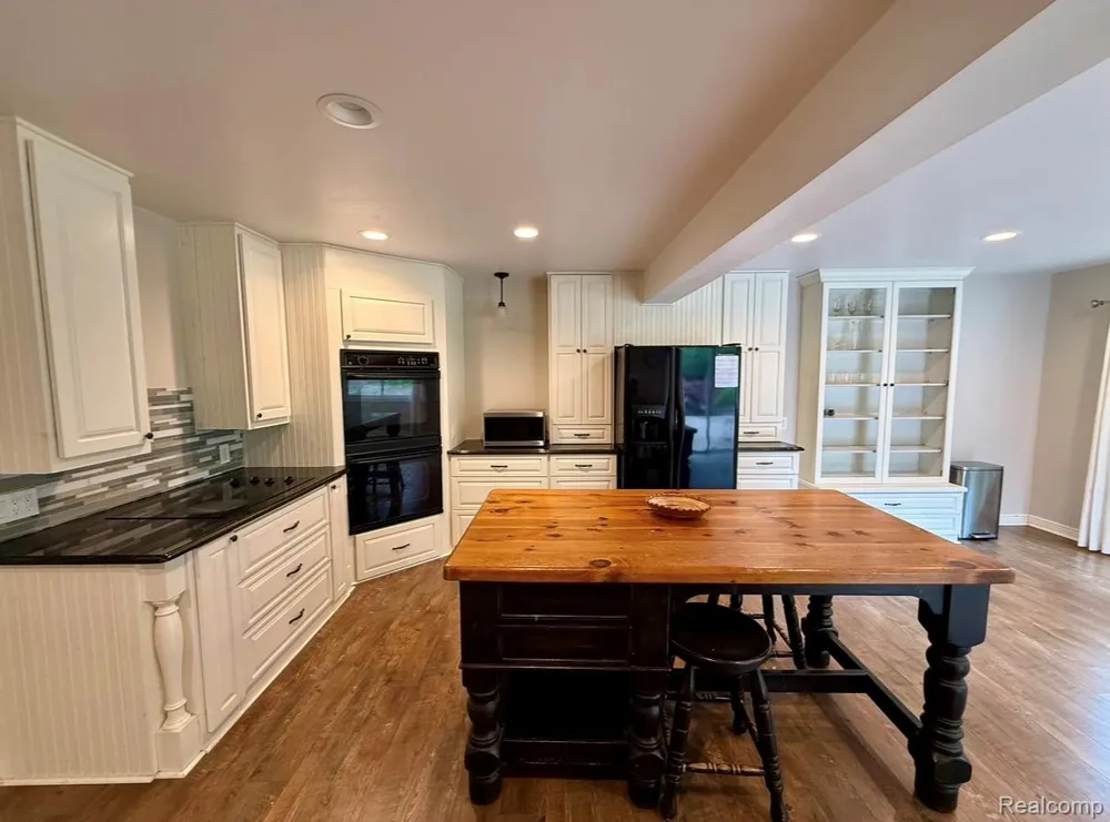2360 Oklahoma Avenue Rochester Hills City, MI 48309