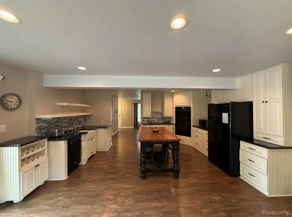 2360 Oklahoma Avenue Rochester Hills City, MI 48309