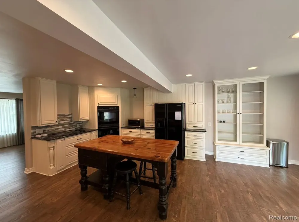 2360 Oklahoma Avenue Rochester Hills City, MI 48309