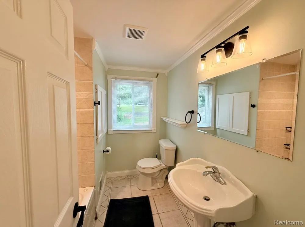 2360 Oklahoma Avenue Rochester Hills City, MI 48309