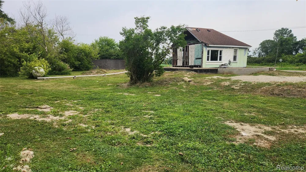 10781 Armstrong Road Berlin Charter Township, MI 48179