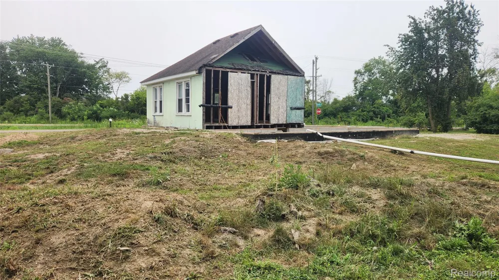 10781 Armstrong Road Berlin Charter Township, MI 48179