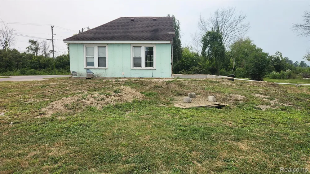 10781 Armstrong Road Berlin Charter Township, MI 48179
