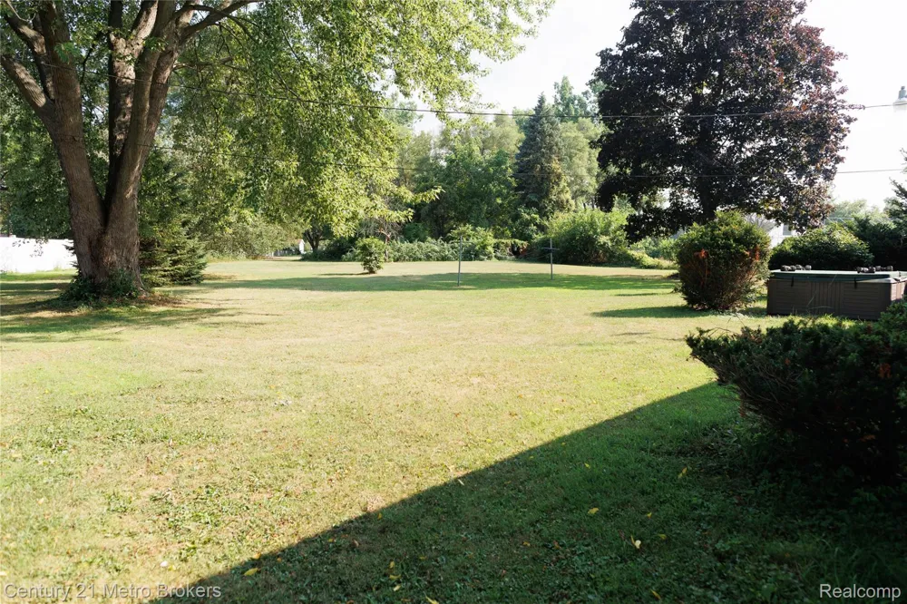 4394 Apache Drive Burton City, MI 48509