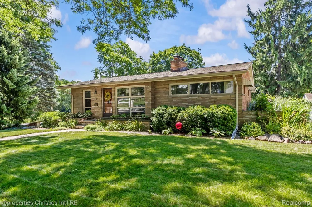 701 Spring Drive Northville City, MI 48167