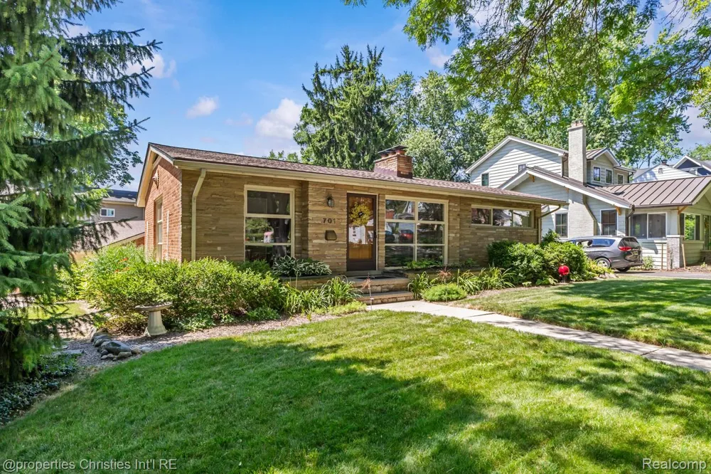 701 Spring Drive Northville City, MI 48167