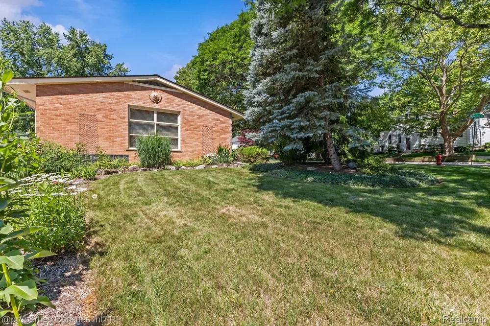 701 Spring Drive Northville City, MI 48167