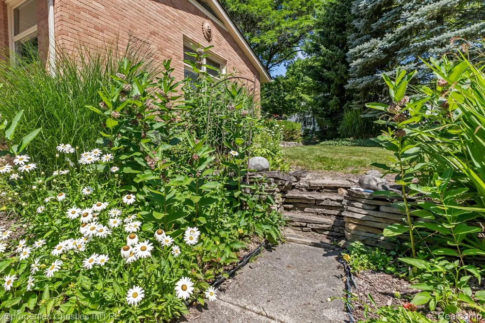 701 Spring Drive Northville City, MI 48167