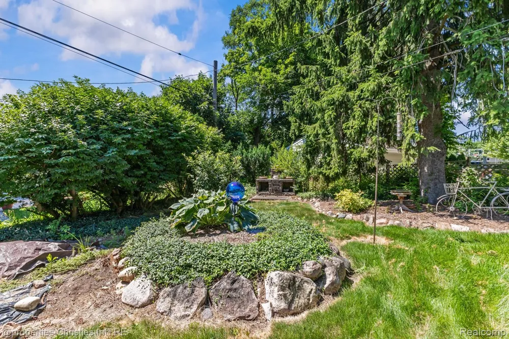 701 Spring Drive Northville City, MI 48167