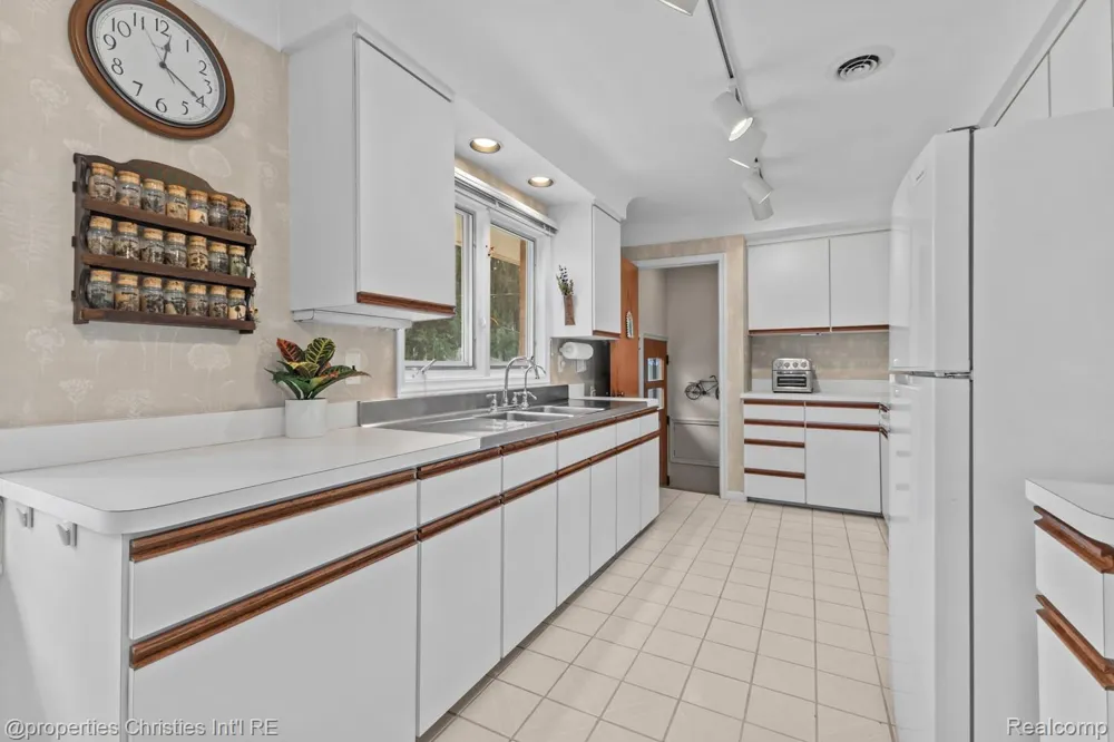 701 Spring Drive Northville City, MI 48167