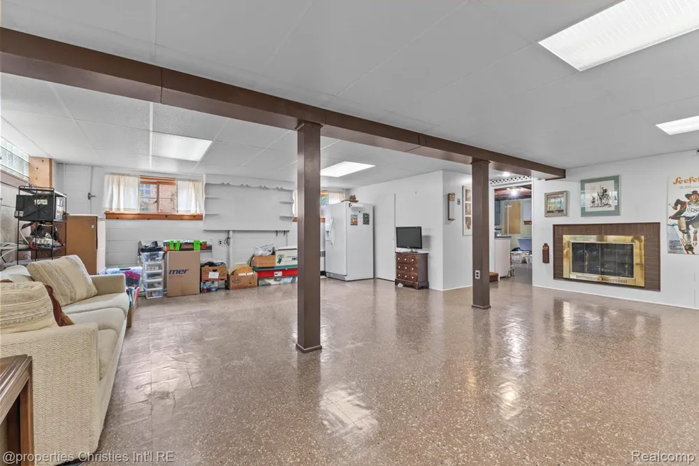 701 Spring Drive Northville City, MI 48167