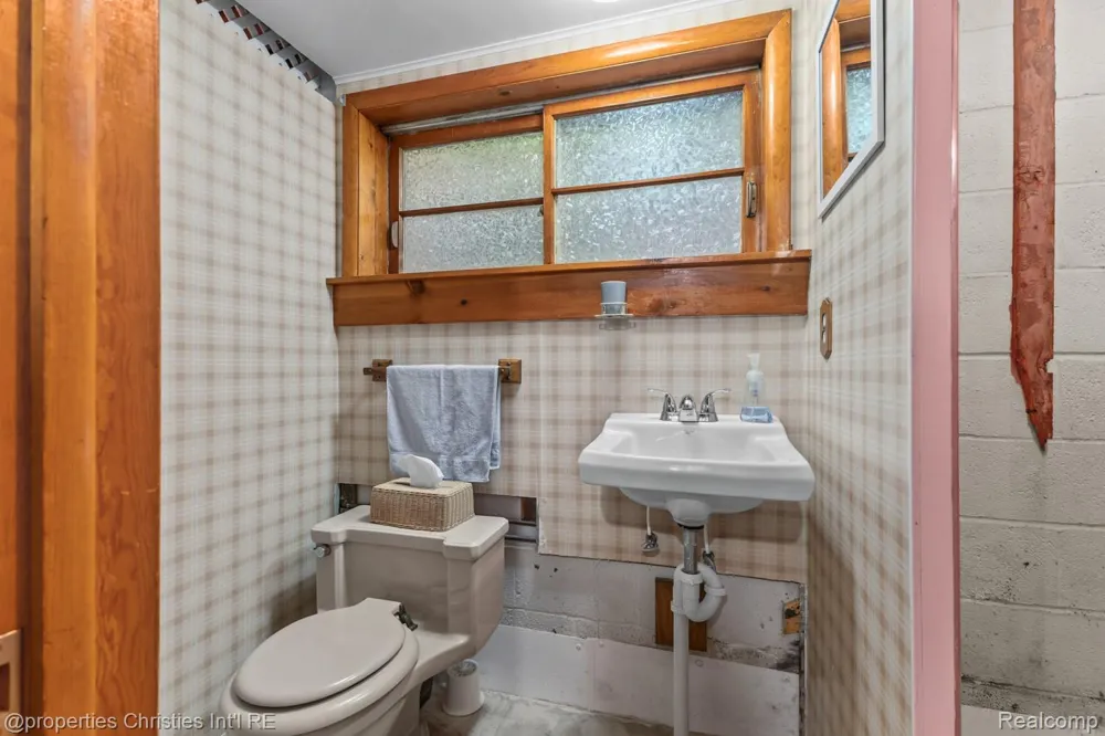701 Spring Drive Northville City, MI 48167