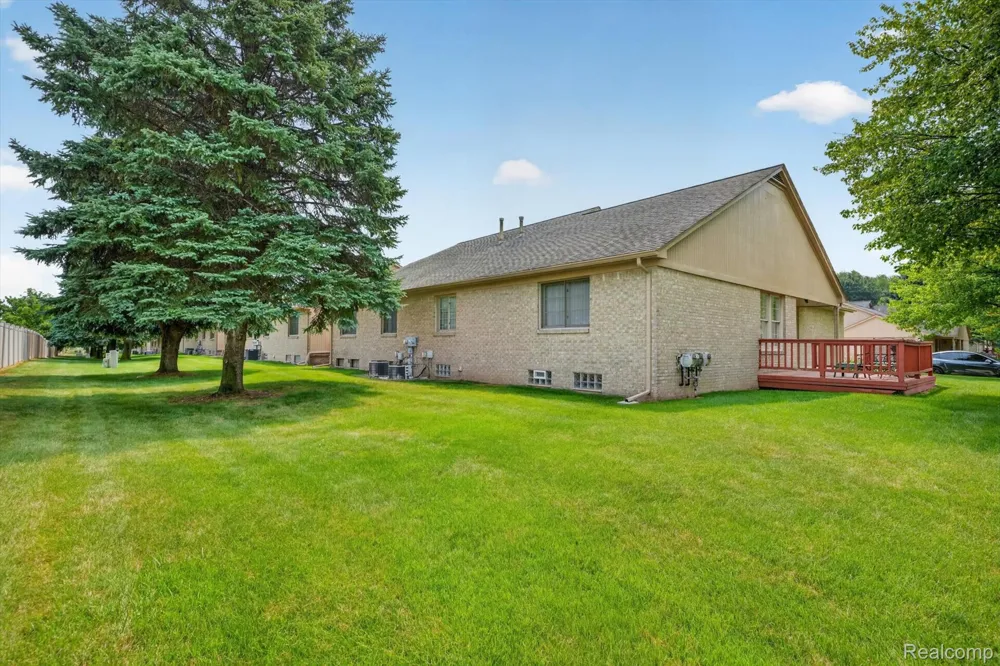 23553 Northport Drive Clinton Charter Township, MI 48036