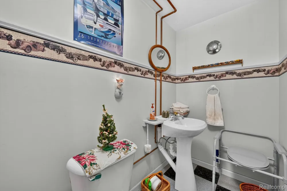 23553 Northport Drive Clinton Charter Township, MI 48036