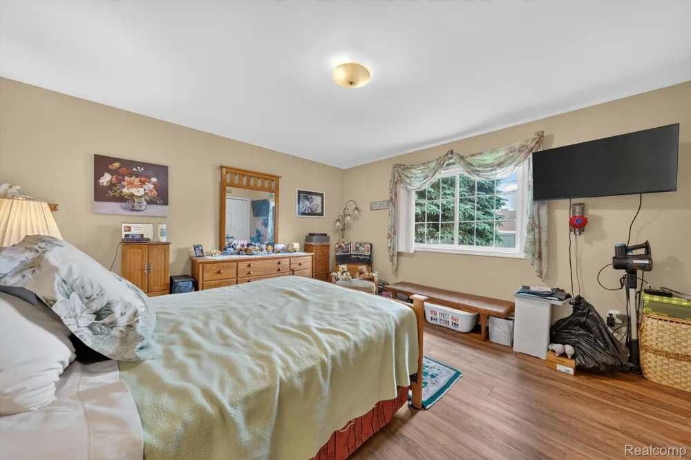 23553 Northport Drive Clinton Charter Township, MI 48036