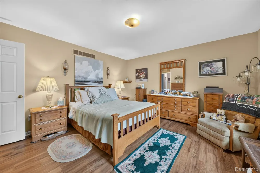 23553 Northport Drive Clinton Charter Township, MI 48036