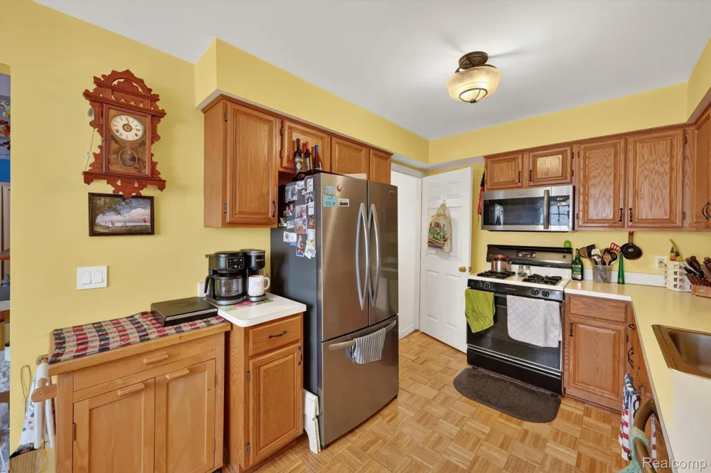 23553 Northport Drive Clinton Charter Township, MI 48036