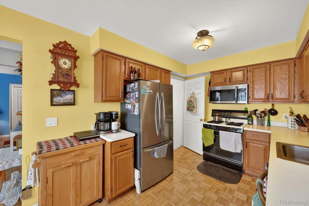23553 Northport Drive Clinton Charter Township, MI 48036