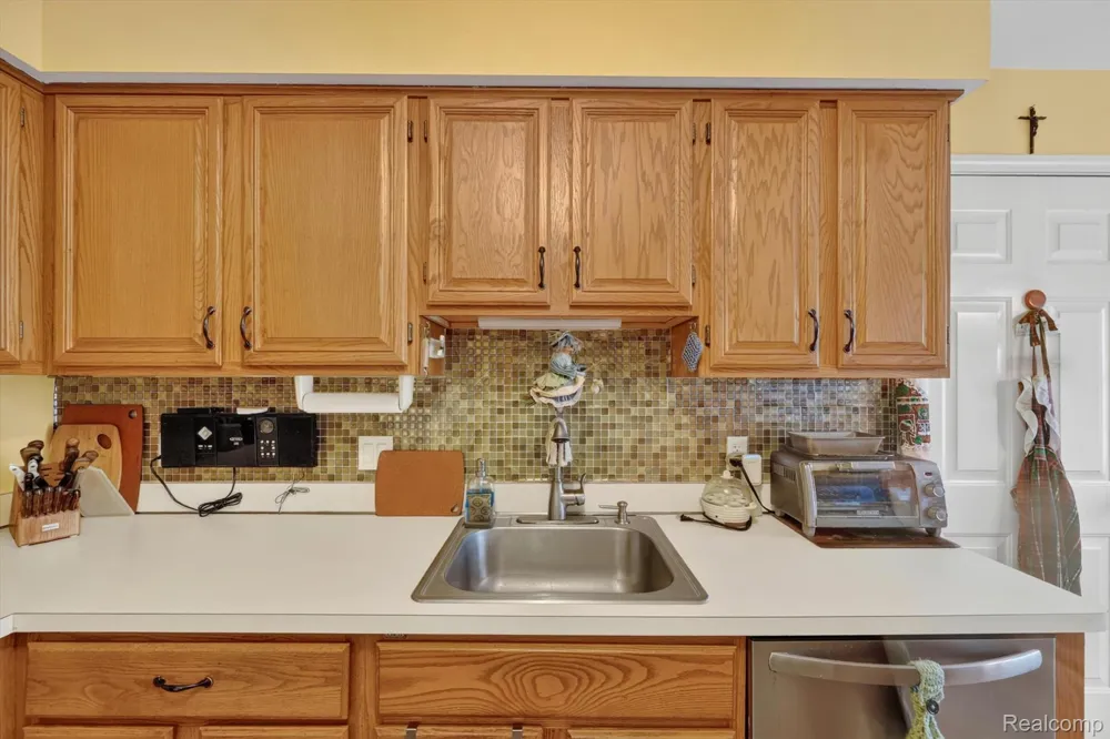 23553 Northport Drive Clinton Charter Township, MI 48036