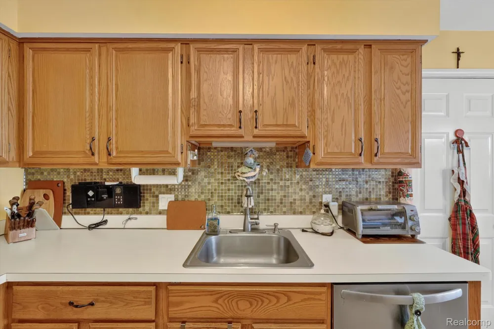 23553 Northport Drive Clinton Charter Township, MI 48036