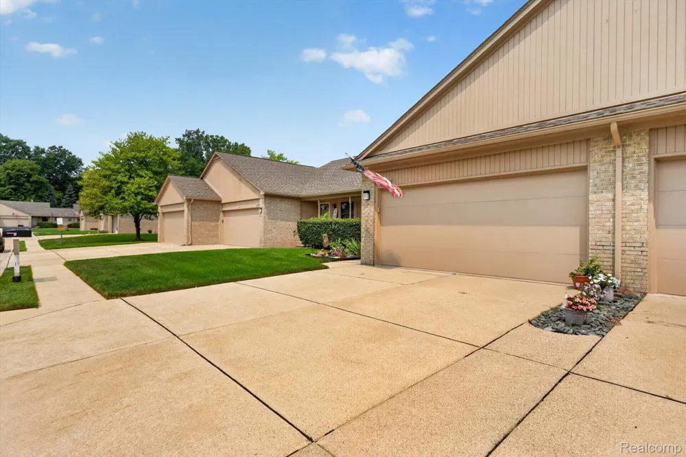 23553 Northport Drive Clinton Charter Township, MI 48036