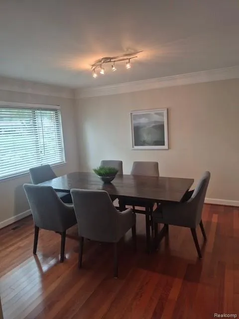 142 E Hickory Grove Road #3 Bloomfield Hills City, MI 48304