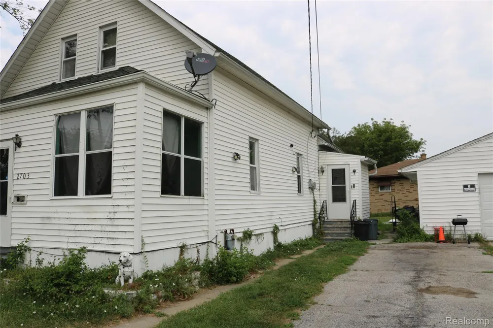 2703 Narloch Street Saginaw City, MI 48601