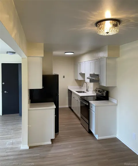 510 Montrose Avenue #4