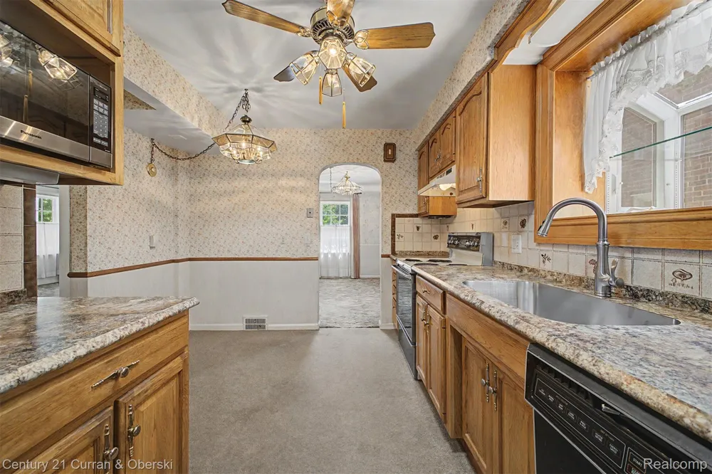 19036 Outer Drive Dearborn City, MI 48128