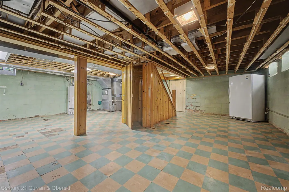 19036 Outer Drive Dearborn City, MI 48128