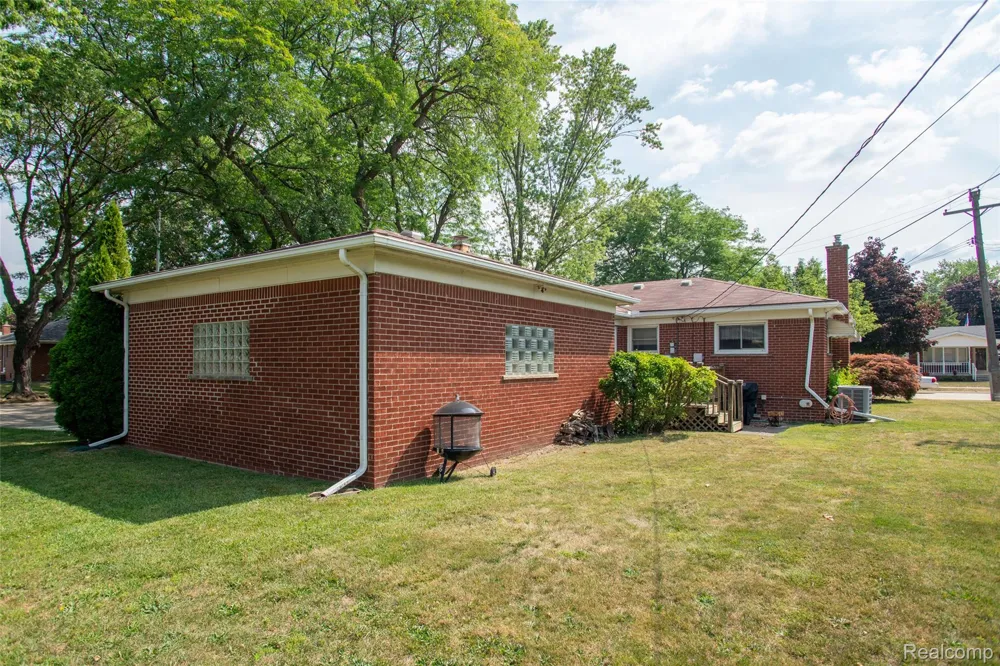 3458 Norwood Drive Trenton City, MI 48183