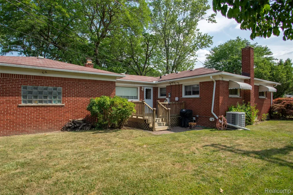3458 Norwood Drive Trenton City, MI 48183