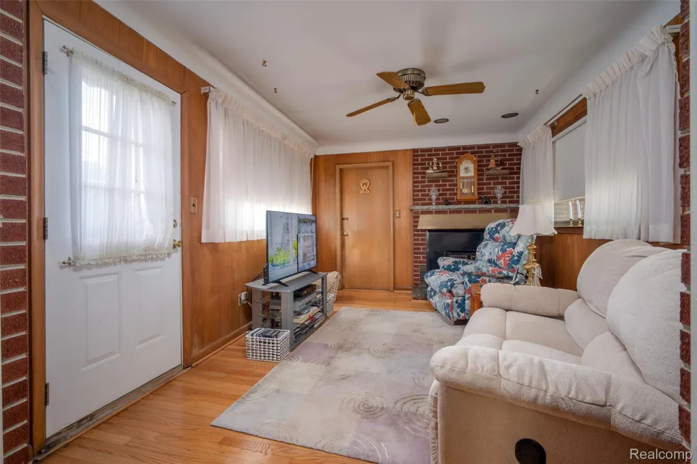 3458 Norwood Drive Trenton City, MI 48183