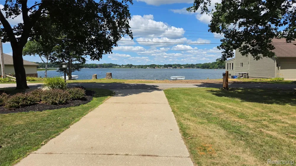 4357 Skusa Drive Genoa Township, MI 48116
