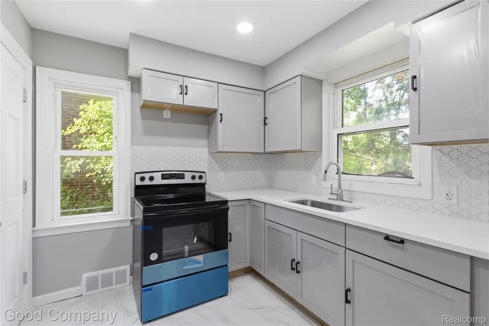 18246 Ashton Avenue Detroit City, MI 48219