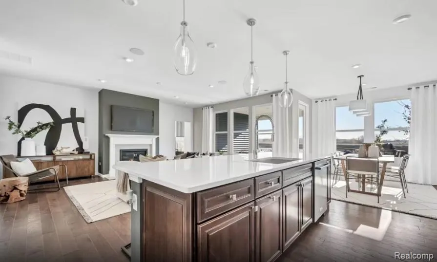 1656 Moss Drive Milford Charter Township, MI 48381