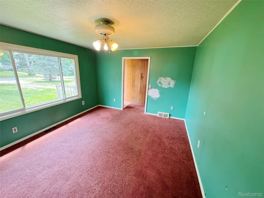 110 Waterly Avenue Waterford Charter Township, MI 48328